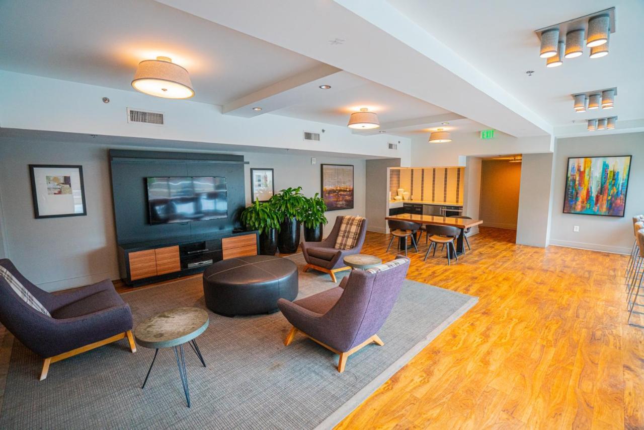 Apartment 2 Bedroom Fully Furnished Over Camden Yards Apts