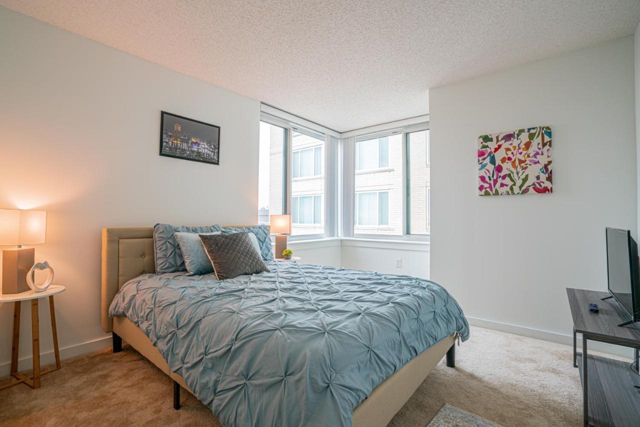 2 Bedroom Fully Furnished Over Camden Yards Apts Baltimore
