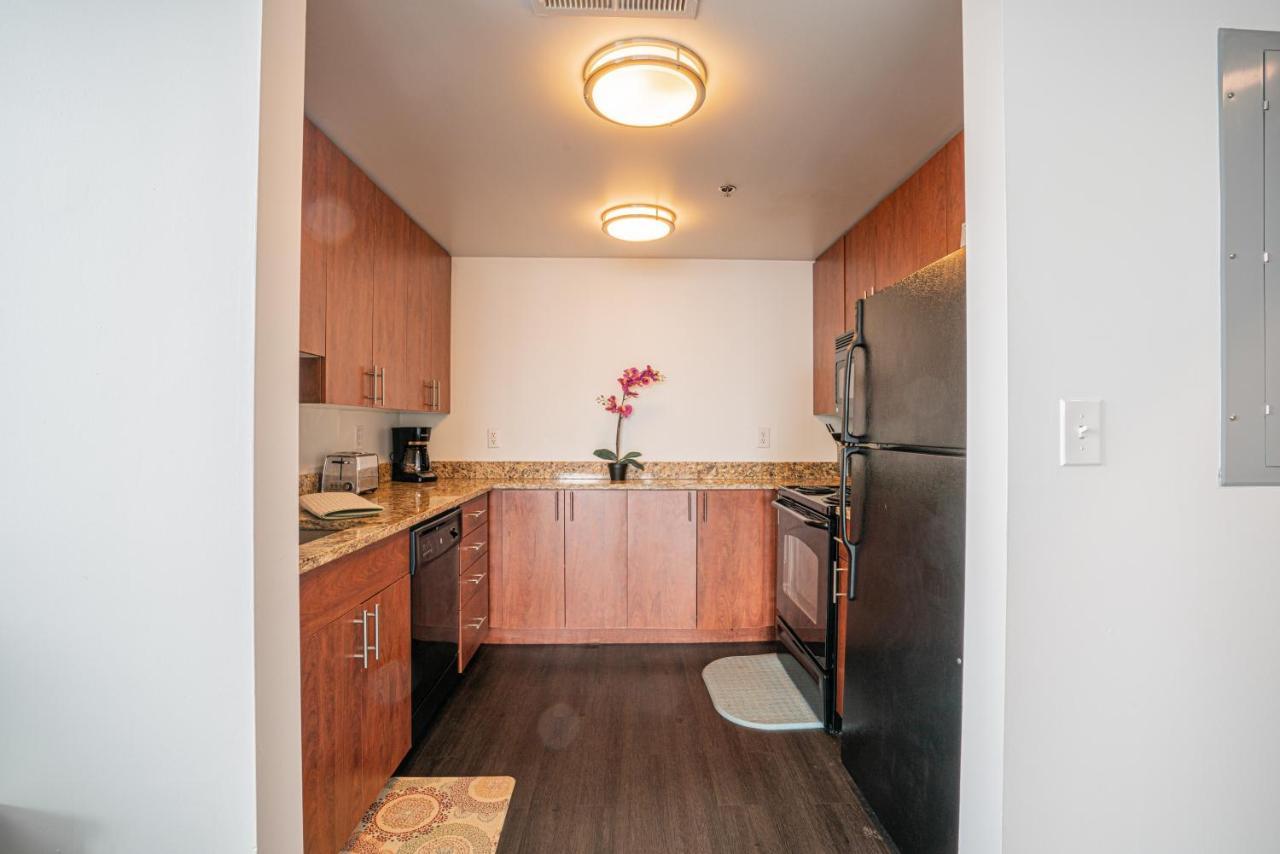 Apartment 2 Bedroom Fully Furnished Over Camden Yards Apts